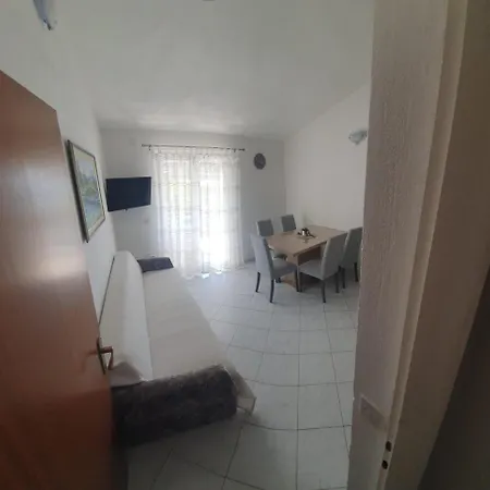 Apartament Garac