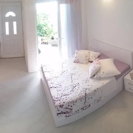 Apartment Garac *
