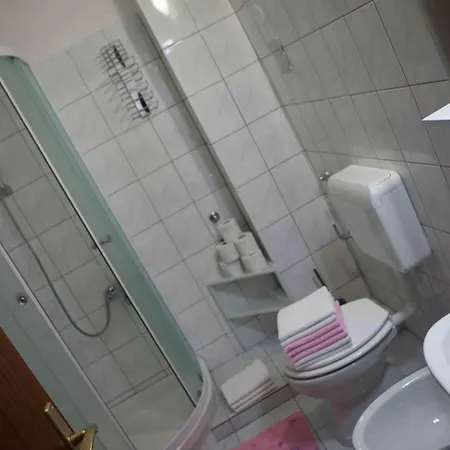 Apartament Garac